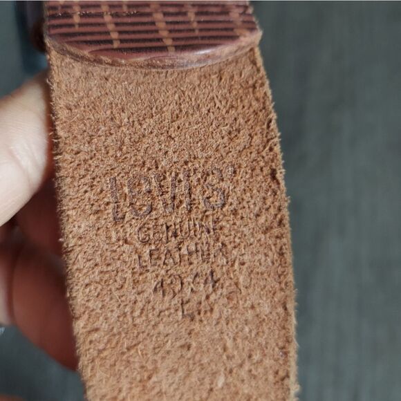 Levis Multicolor Perforated Leather Belt Size Large EUC - Picture 4 of 6